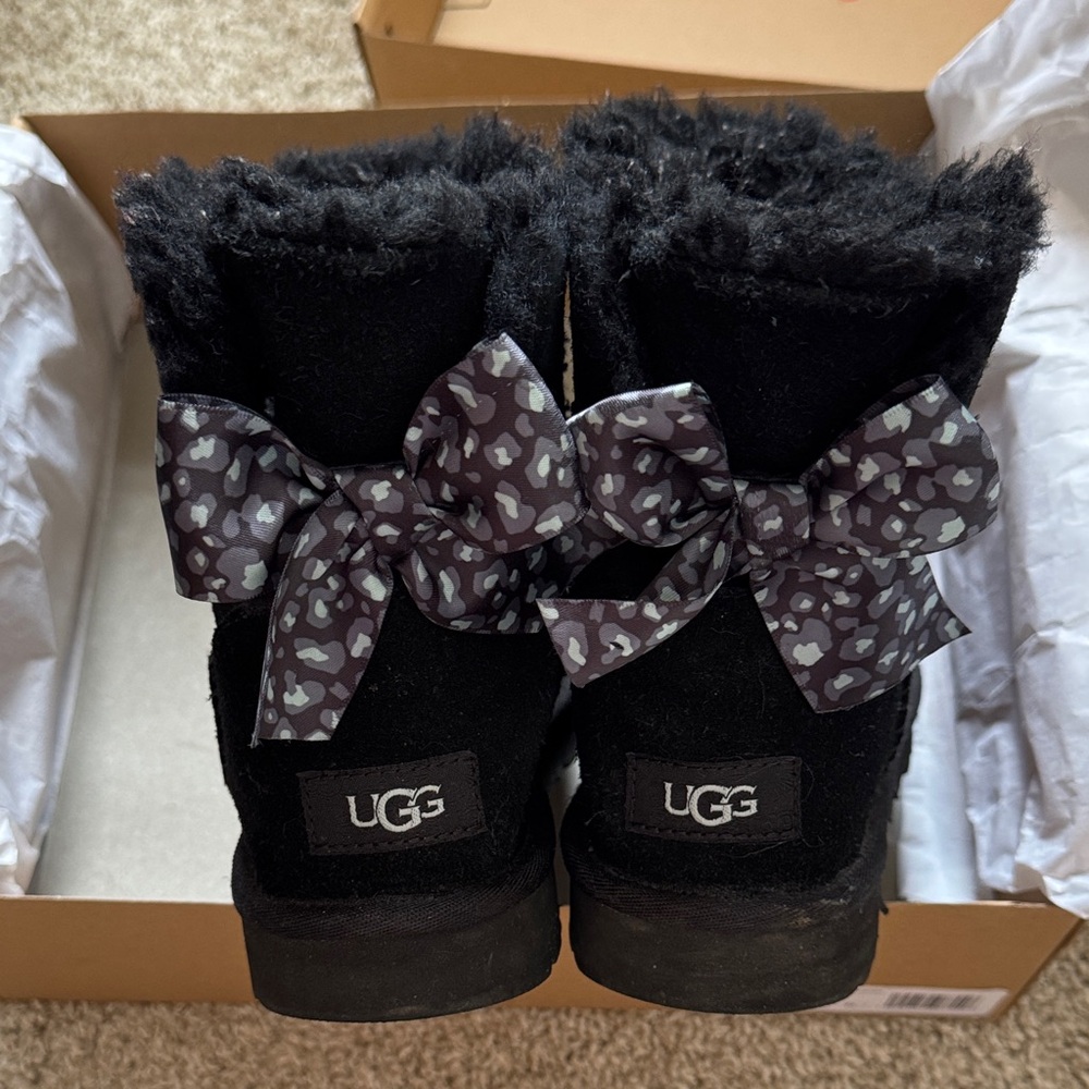 Ugg Black Boots With Patterned Bow - image 1